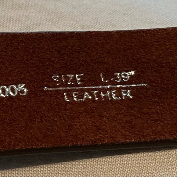 New Brown Leather Belt with Butterfly Buckle - Picture 2 of 3